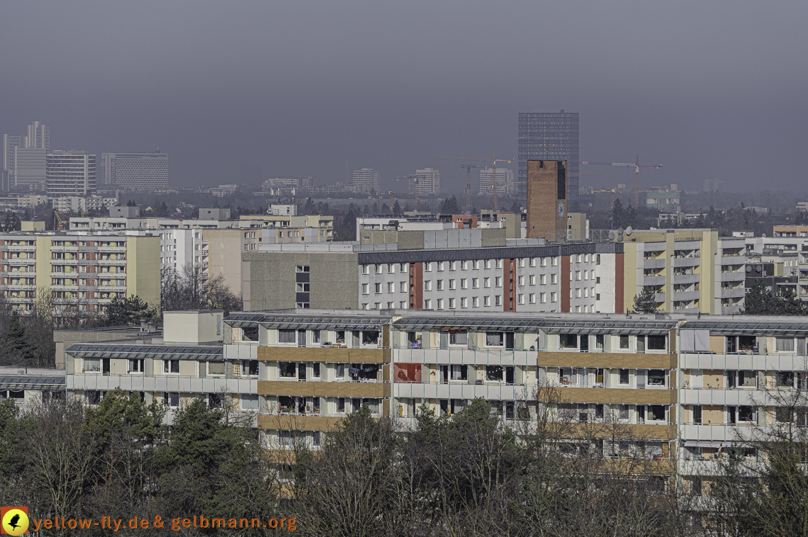 19.01.2025 - das Marx-Zentrum und Wohnanlage am Karl-Marx-Ring in Neuperlach